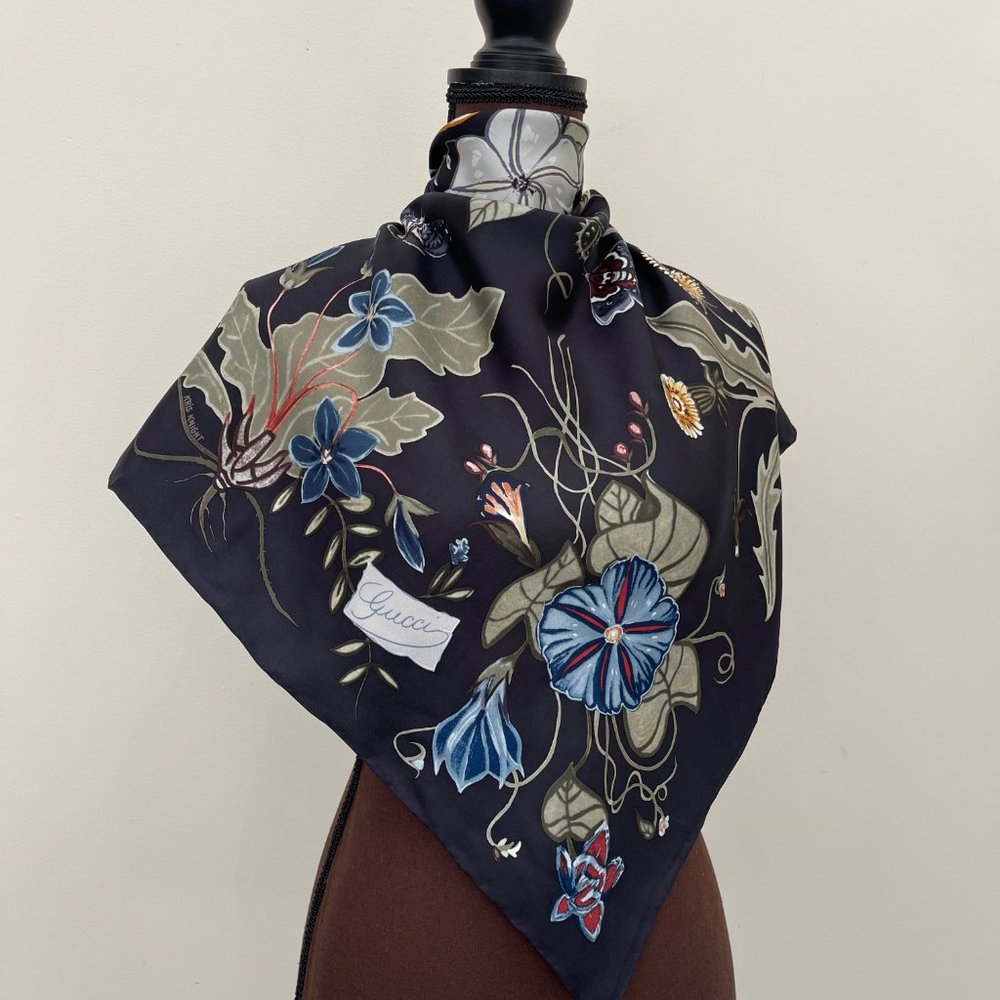 New Gucci Kris Knight Floral Print Silk Scarf with Gucci Gift Box - Picture 2 of 16
